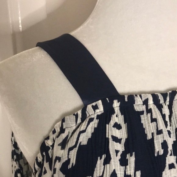 Tory Burch Wrap Around Maxi Dress in Navy/White Tapestry Geo Print - Picture 5 of 13